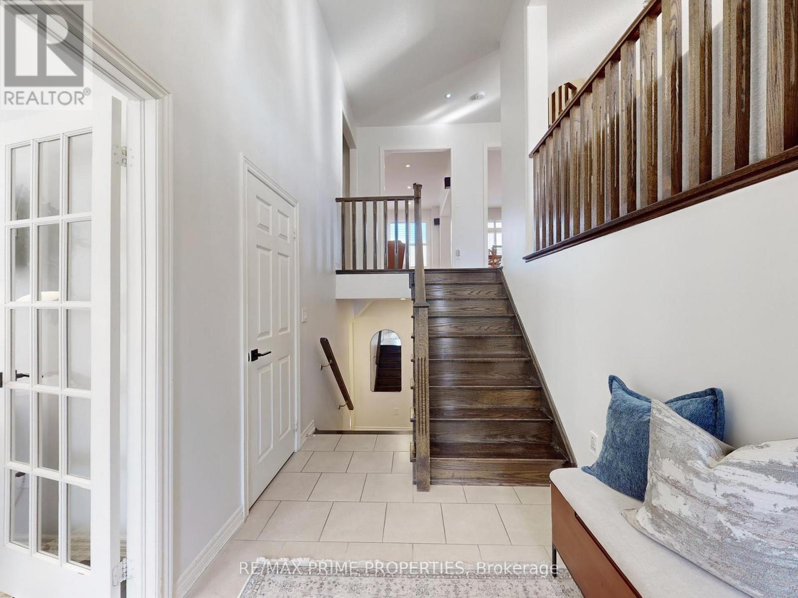 71 Everett Street, Markham, Ontario  L6E 0L3 - Photo 3 - N12567280