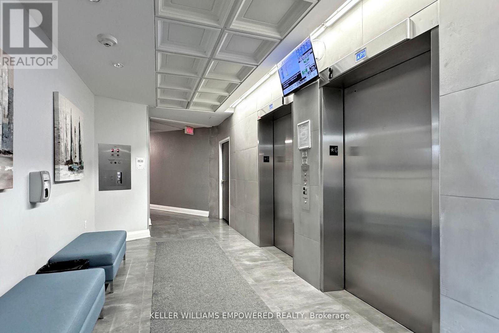 707 - 20 Harding Boulevard W, Richmond Hill, Ontario  L4C 9S4 - Photo 5 - N12567312