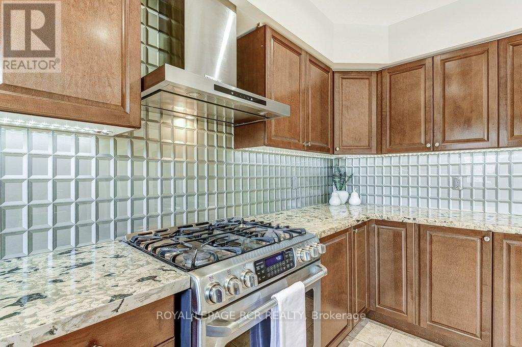 42 Mynden Way, Newmarket, Ontario L3X 3A8 - Photo 16 - N12567330