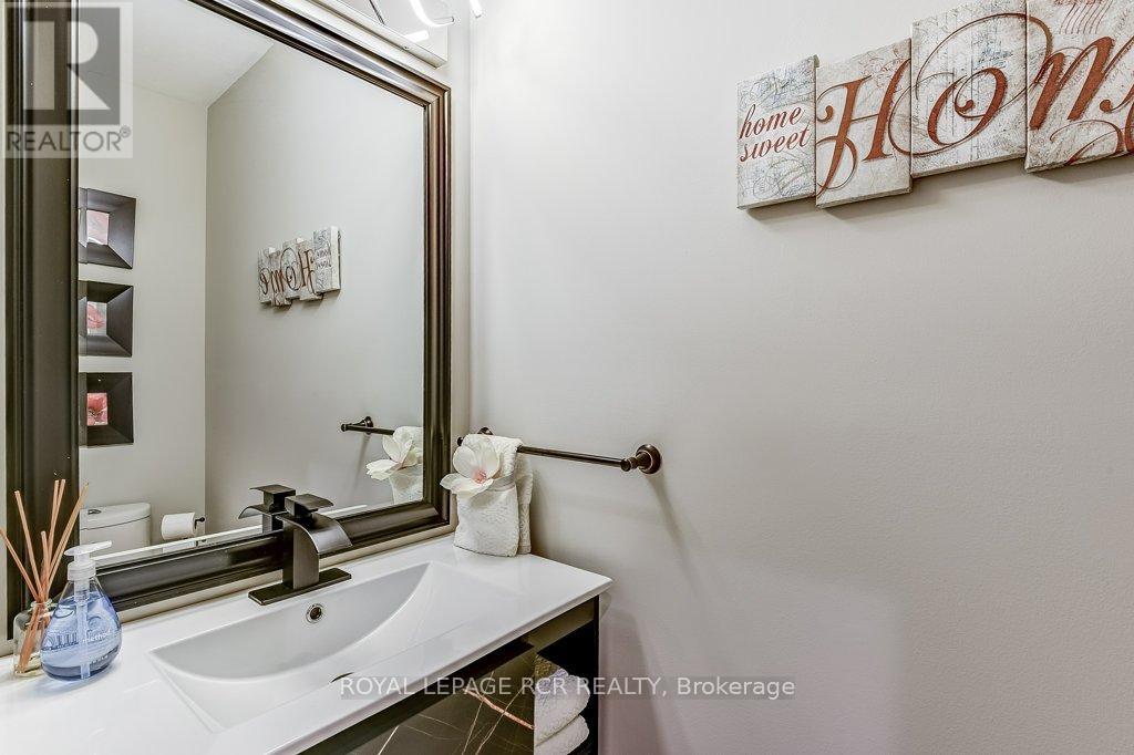 42 Mynden Way, Newmarket, Ontario L3X 3A8 - Photo 7 - N12567330