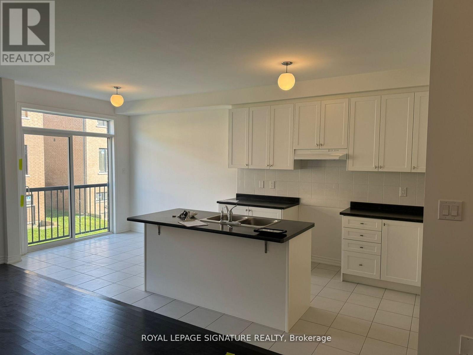 Upper - 72 Singhampton Road, Vaughan, Ontario  L4H 5J7 - Photo 4 - N12567338