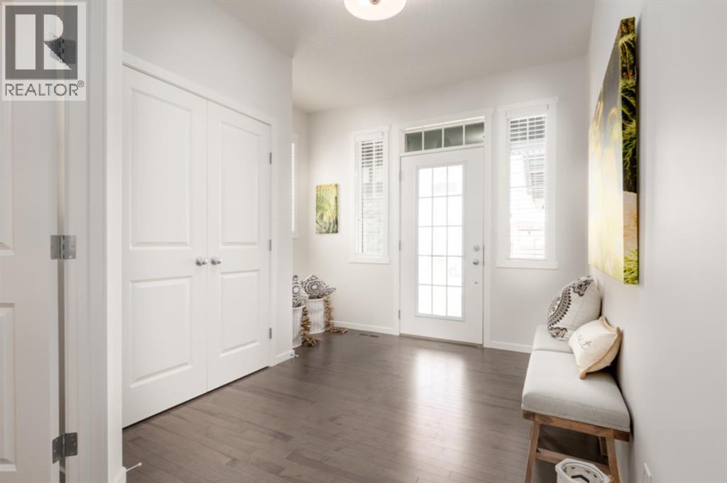 63 Creekside Path Sw, Calgary, Alberta  T2X 5V9 - Photo 12 - A2270443