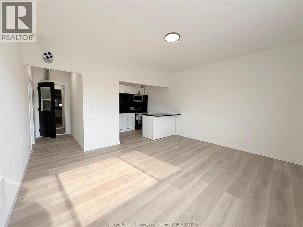 MLS# 25029311: 1370 WYANDOTTE STREET East Unit# 1, Windsor, Canada