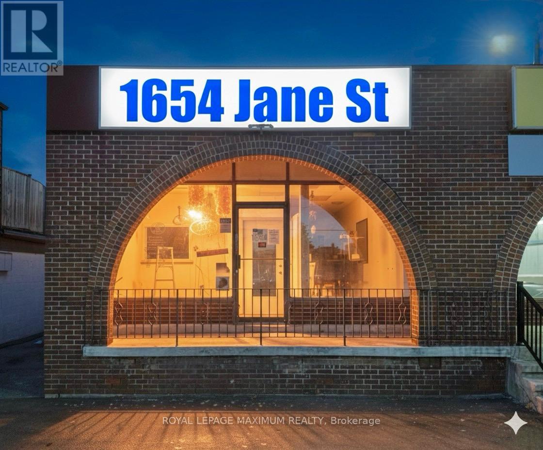 1654 Jane Street, Toronto, Ontario M9N 2S1 - Photo 12 - W12567210