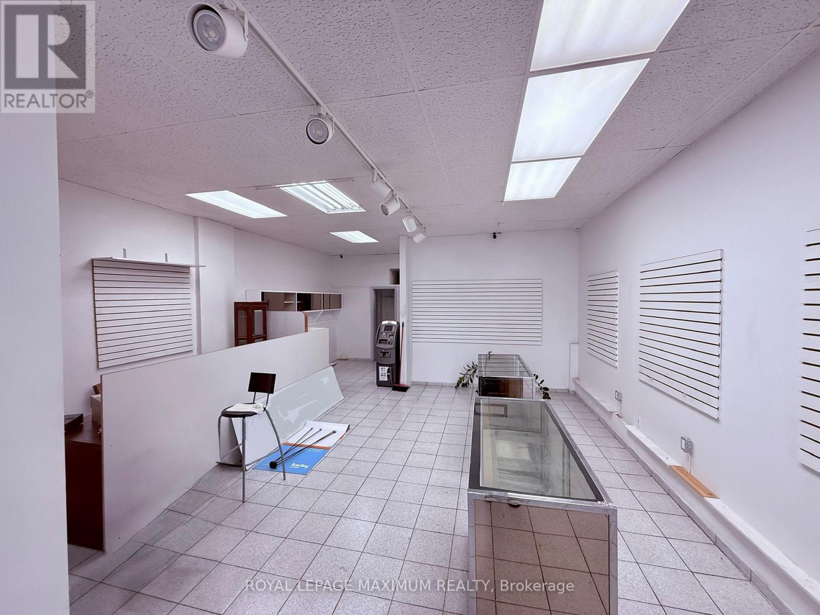 1654 Jane Street, Toronto, Ontario  M9N 2S1 - Photo 4 - W12567210