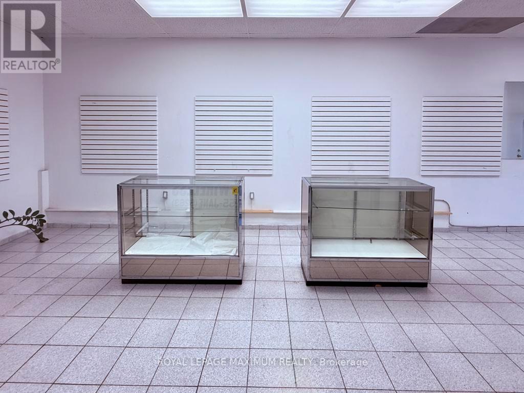 1654 Jane Street, Toronto, Ontario  M9N 2S1 - Photo 5 - W12567210