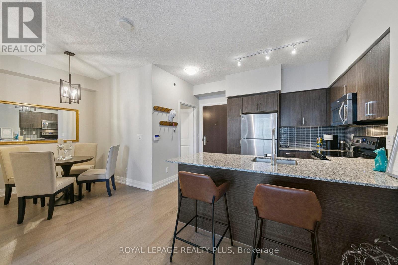 406 - 65 Speers Road, Oakville, Ontario  L6K 0J1 - Photo 13 - W12567276