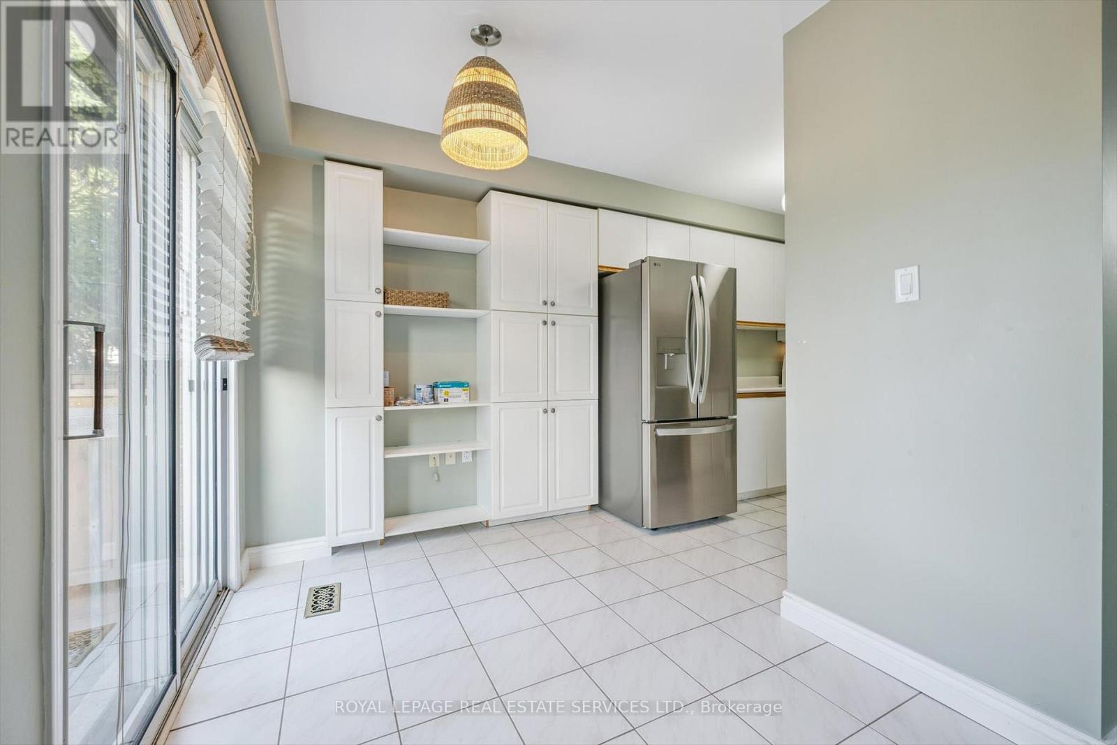 60 - 2350 Grand Ravine Drive, Oakville, Ontario  L6H 6E2 - Photo 10 - W12567282