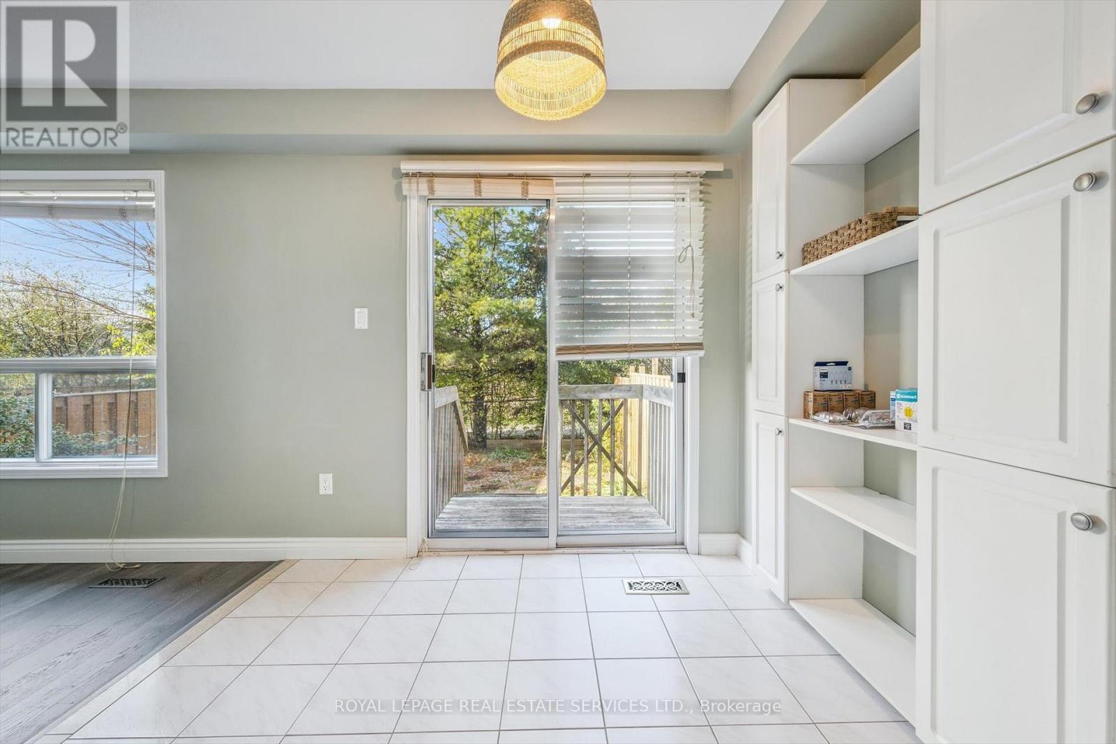 60 - 2350 Grand Ravine Drive, Oakville, Ontario  L6H 6E2 - Photo 11 - W12567282