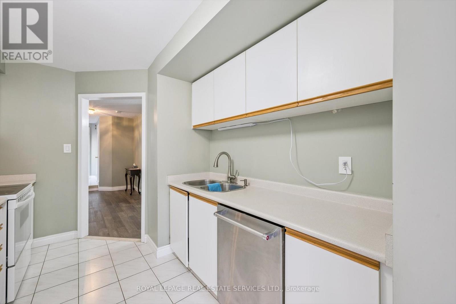 60 - 2350 Grand Ravine Drive, Oakville, Ontario  L6H 6E2 - Photo 13 - W12567282