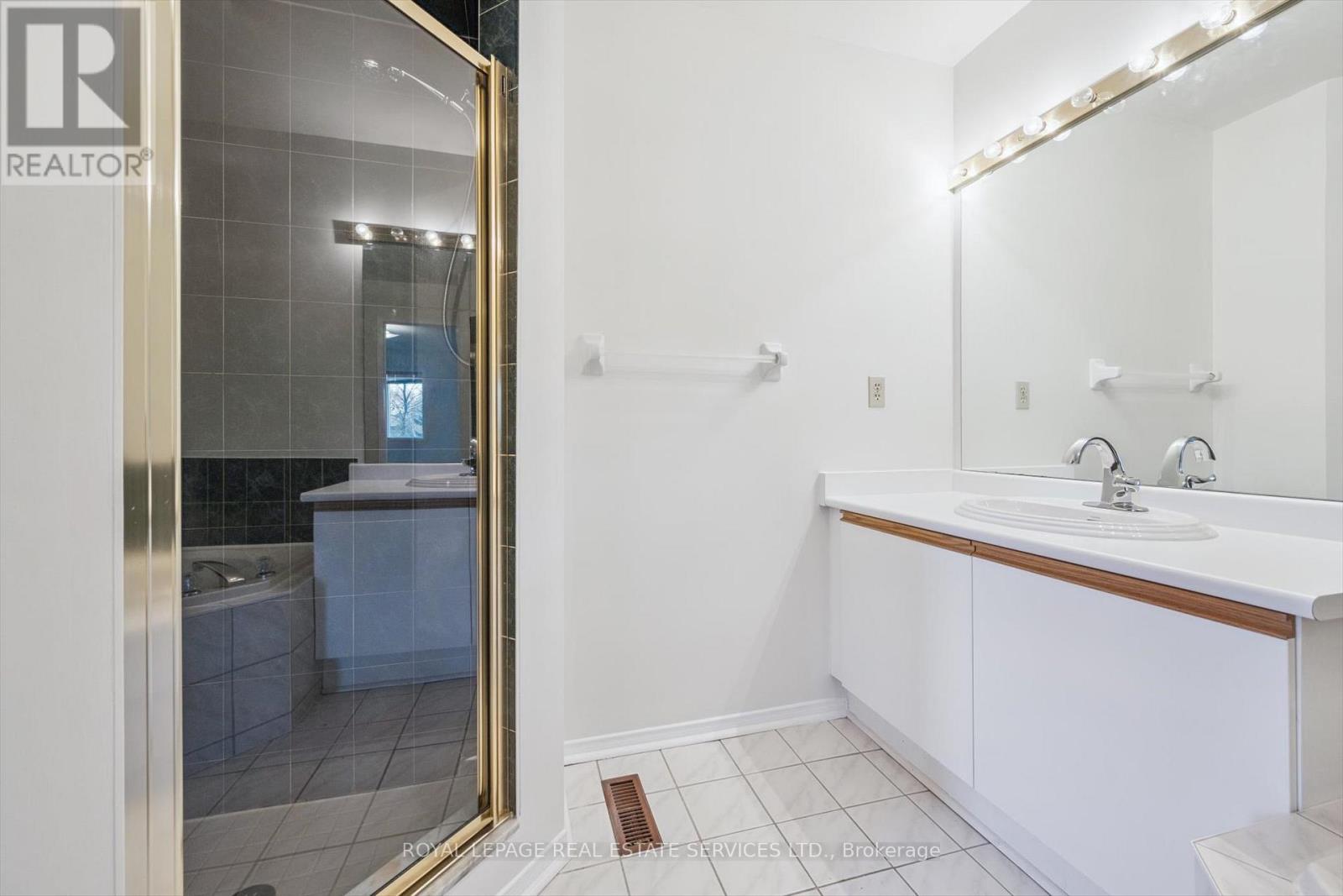 60 - 2350 Grand Ravine Drive, Oakville, Ontario  L6H 6E2 - Photo 22 - W12567282