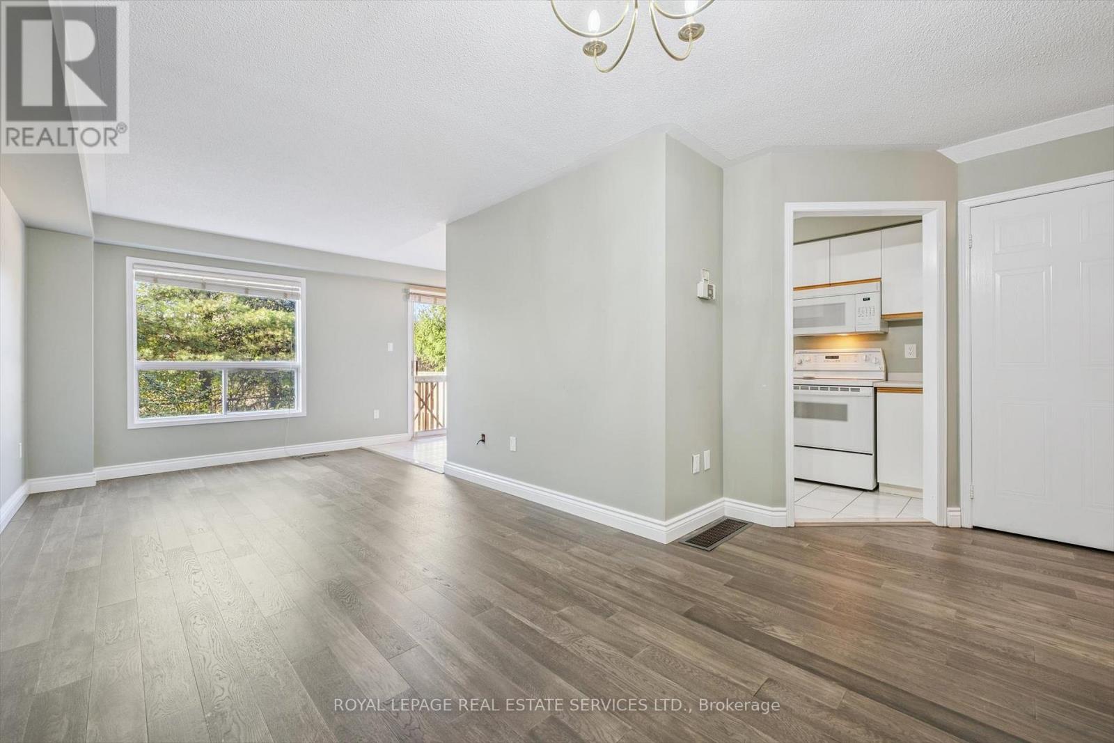 60 - 2350 Grand Ravine Drive, Oakville, Ontario  L6H 6E2 - Photo 7 - W12567282