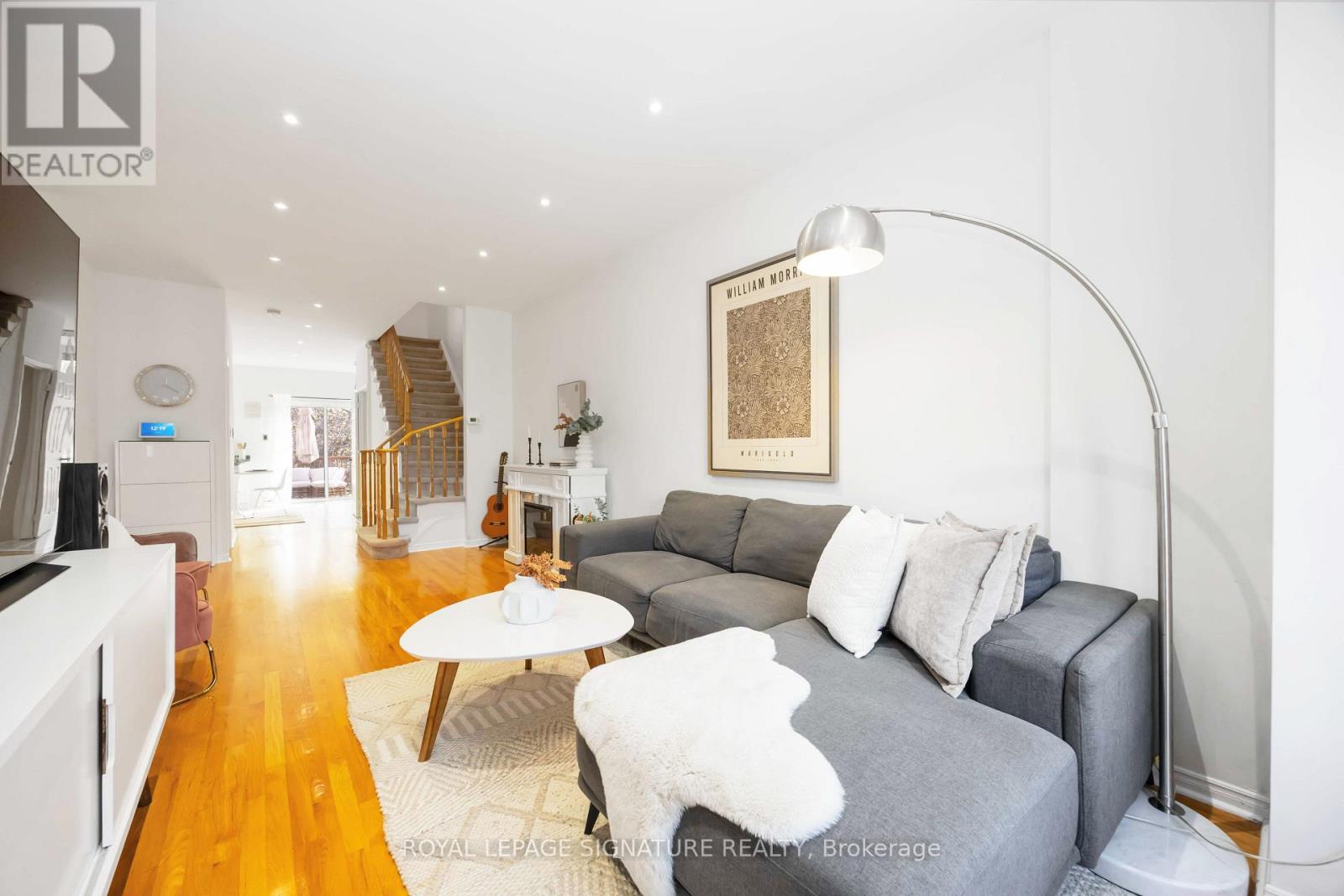 9 Harbourview Crescent, Toronto, Ontario  M8V 4A6 - Photo 4 - W12567306