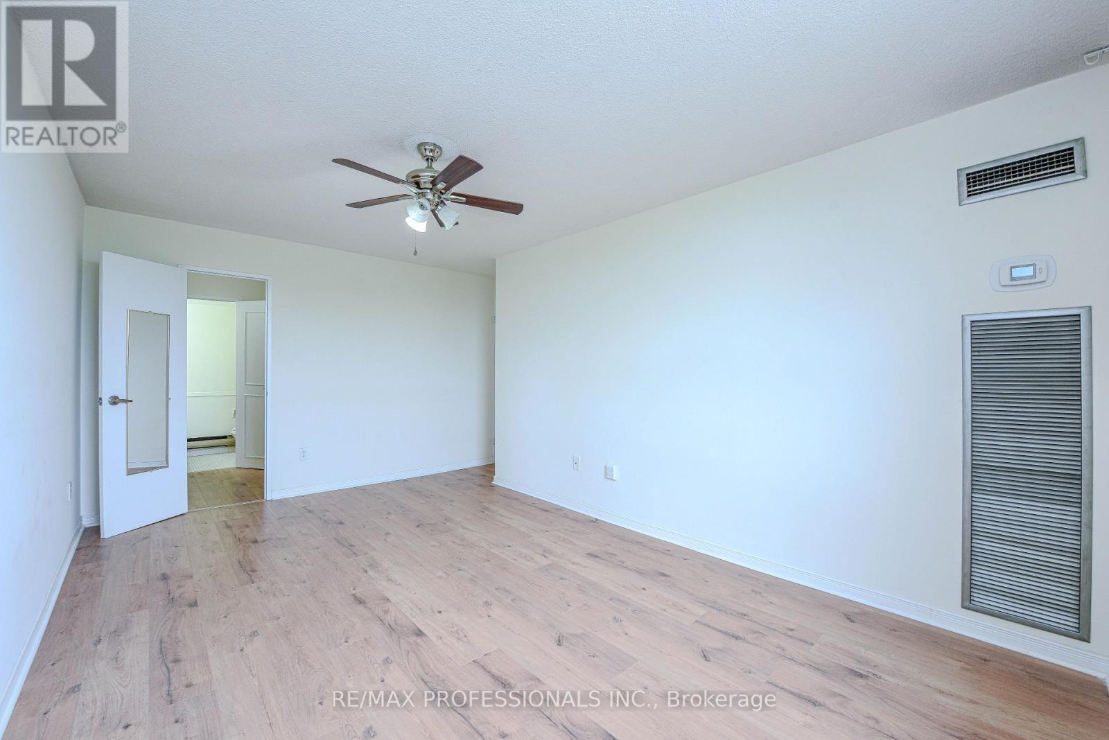 302 - 362 The East Mall, Toronto, Ontario  M9B 6C4 - Photo 23 - W12567328