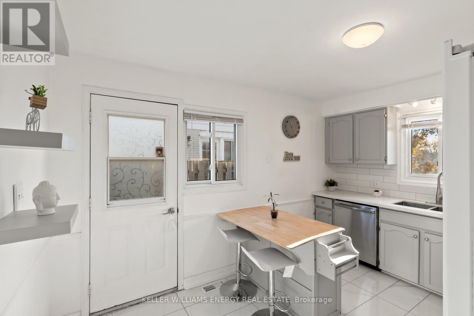 11 Hobbs Drive, Clarington, Ontario  L1C 3R8 - Photo 10 - E12567364