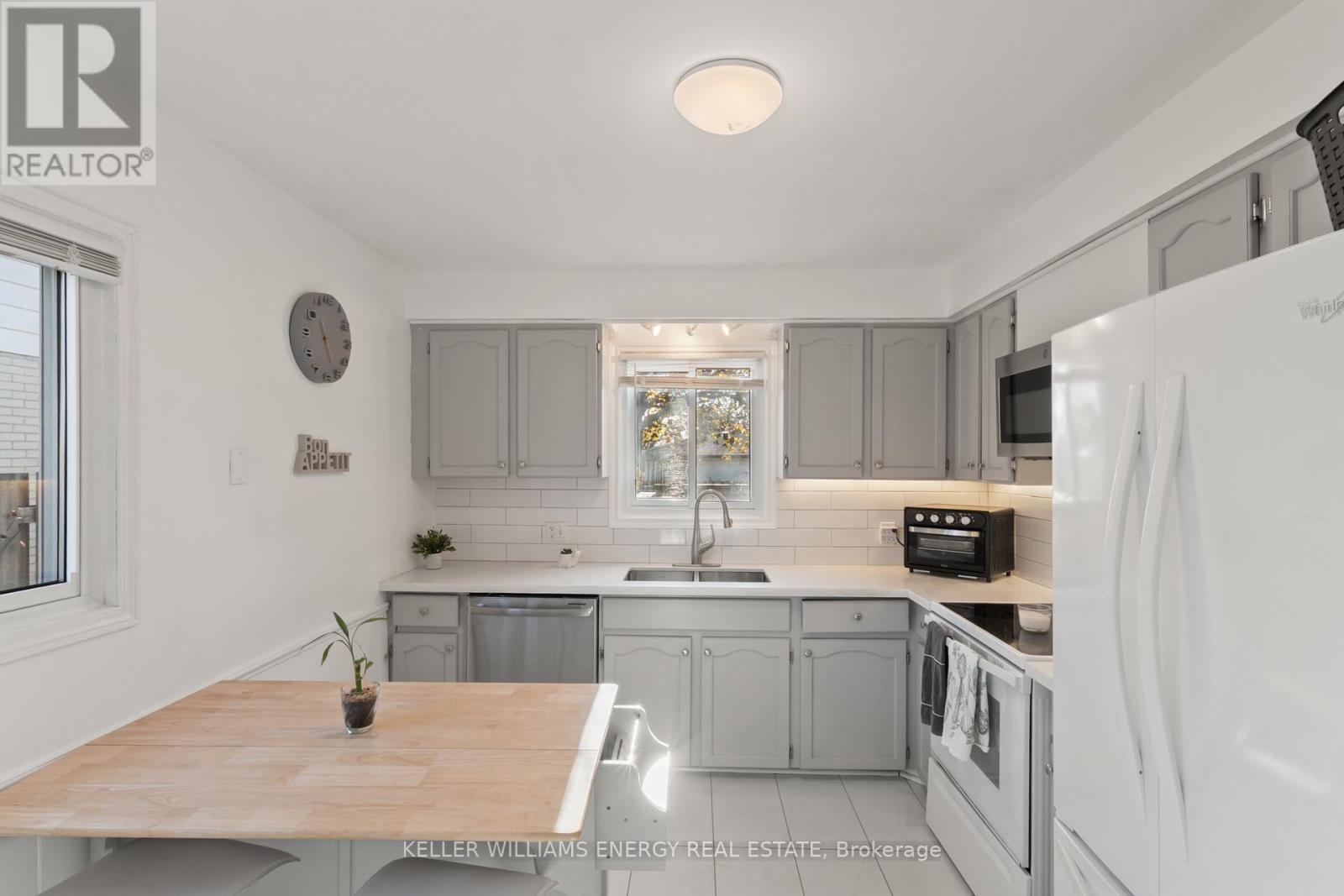 11 Hobbs Drive, Clarington, Ontario  L1C 3R8 - Photo 12 - E12567364