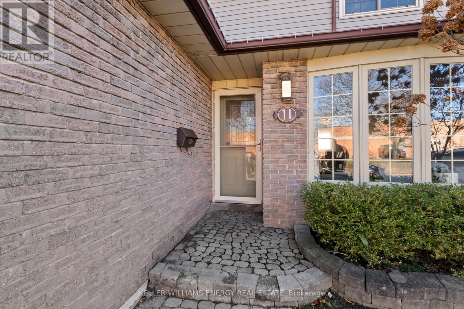 11 Hobbs Drive, Clarington, Ontario  L1C 3R8 - Photo 2 - E12567364