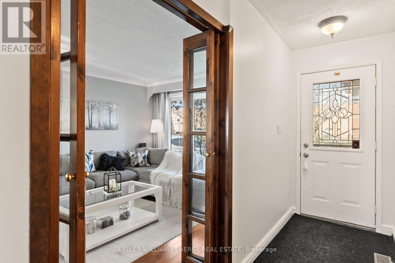 11 Hobbs Drive, Clarington, Ontario  L1C 3R8 - Photo 4 - E12567364