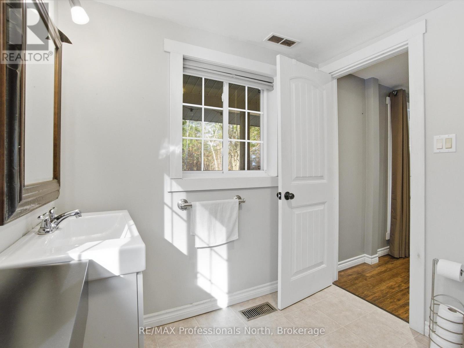 185 Muskoka Rd 10 Road, Huntsville (Stephenson), Ontario  P0B 1L0 - Photo 16 - X12567424