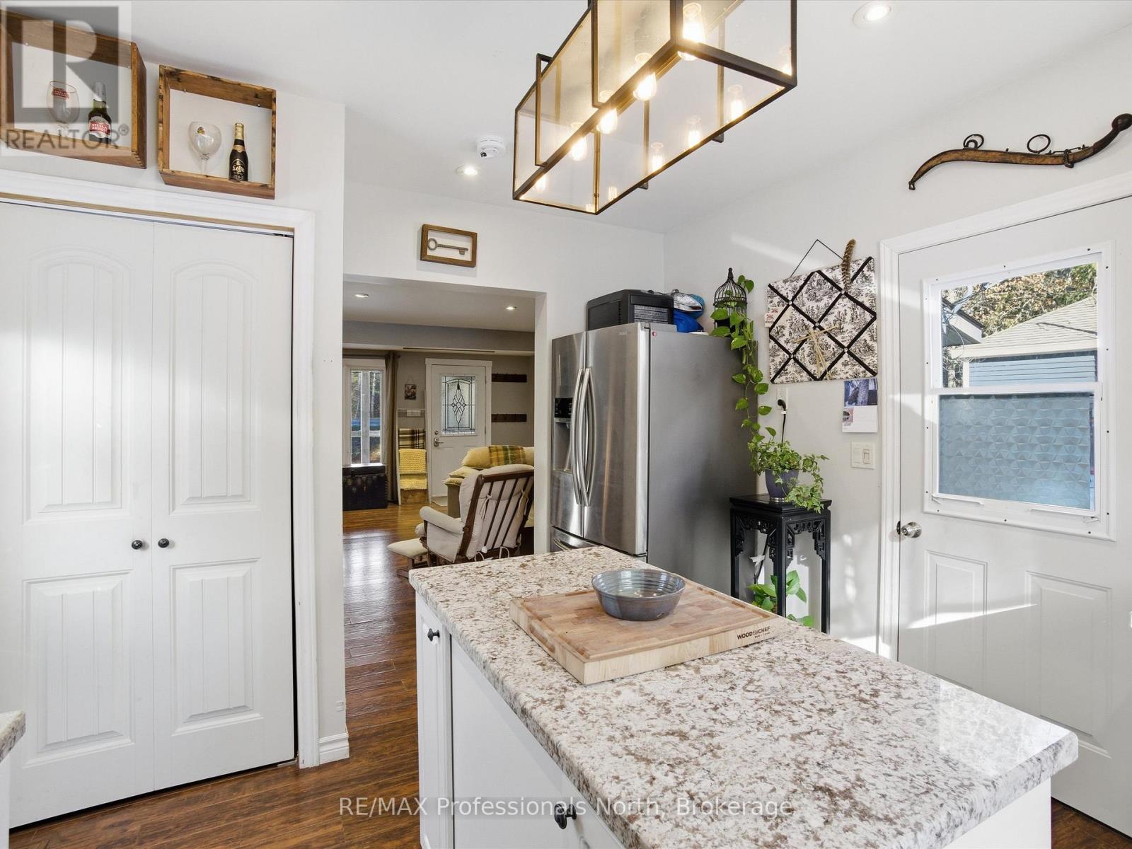 185 Muskoka Rd 10 Road, Huntsville (Stephenson), Ontario  P0B 1L0 - Photo 9 - X12567424