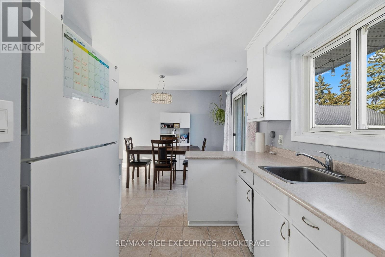 101 Park Crescent, Loyalist, Ontario  K7N 1L7 - Photo 10 - X12567430