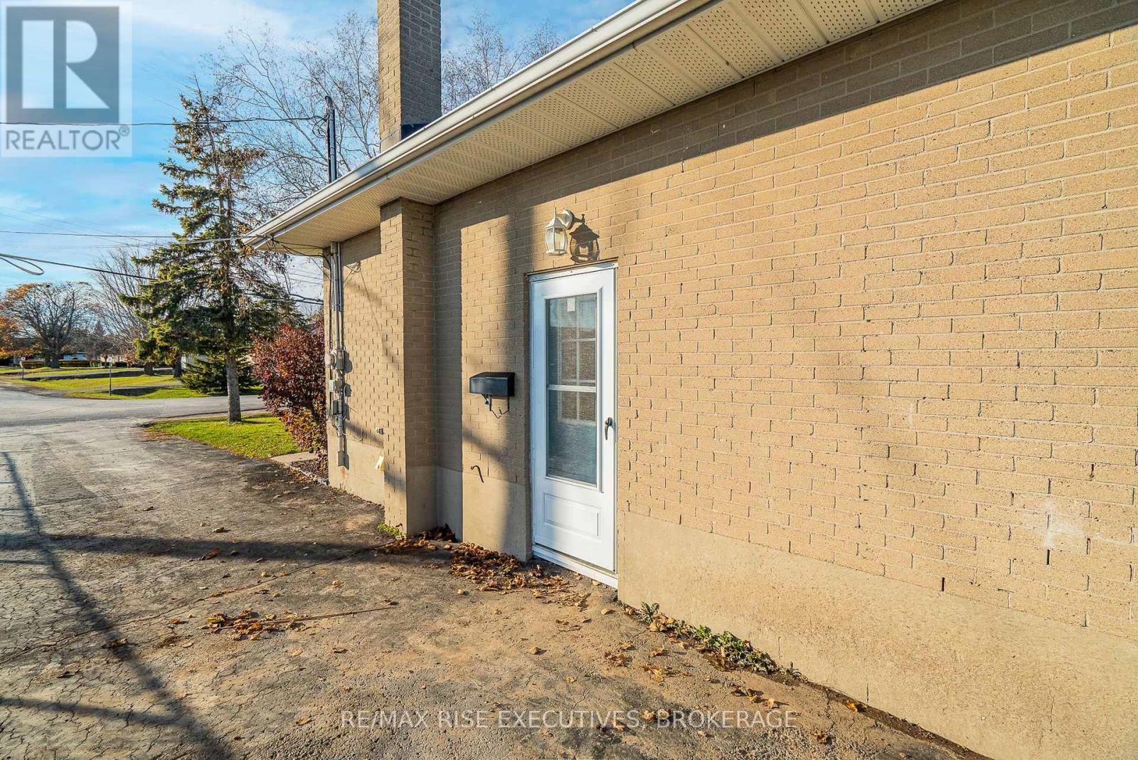 101 Park Crescent, Loyalist, Ontario  K7N 1L7 - Photo 29 - X12567430