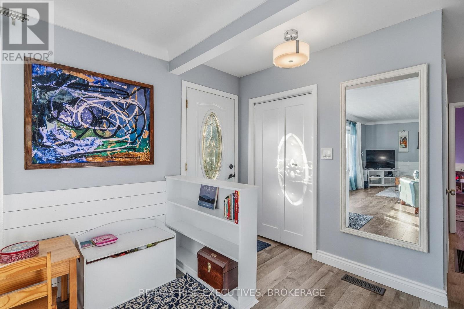 101 Park Crescent, Loyalist, Ontario  K7N 1L7 - Photo 3 - X12567430