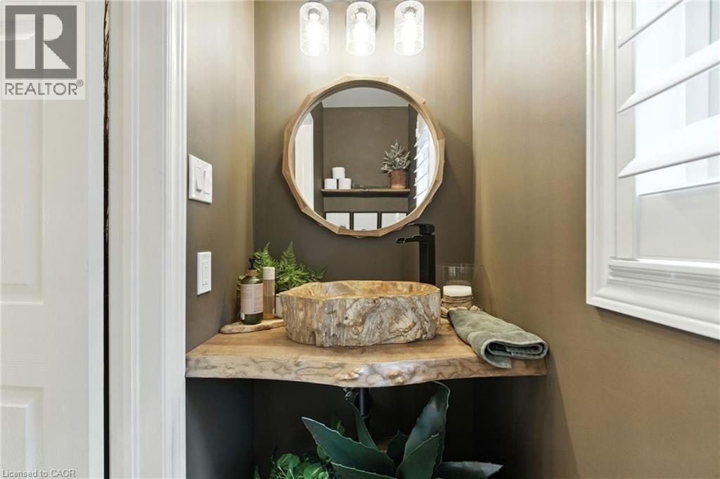 587 Sandcherry Drive, Burlington, Ontario  L7T 4L7 - Photo 8 - 40775883