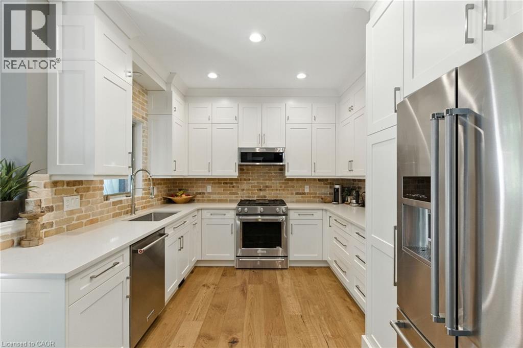 587 Sandcherry Drive, Burlington, Ontario  L7T 4L7 - Photo 12 - 40775883