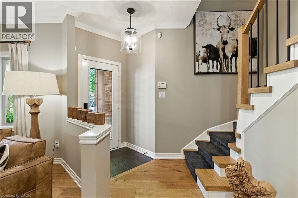 587 Sandcherry Drive, Burlington, Ontario  L7T 4L7 - Photo 2 - 40775883