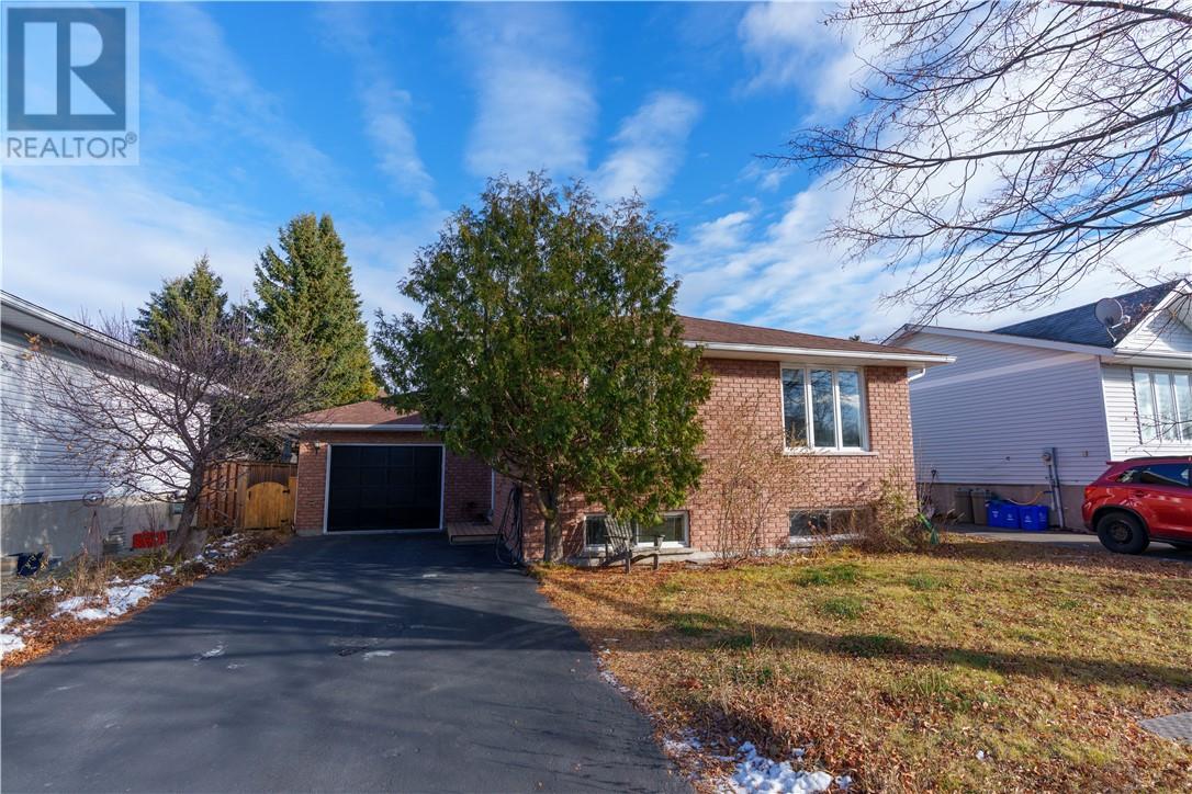 112 Ravina Avenue, Greater Sudbury, Ontario  P3L 1C2 - Photo 2 - 2125696