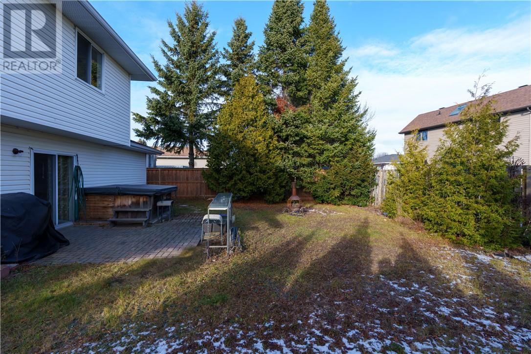 112 Ravina Avenue, Greater Sudbury, Ontario  P3L 1C2 - Photo 4 - 2125696