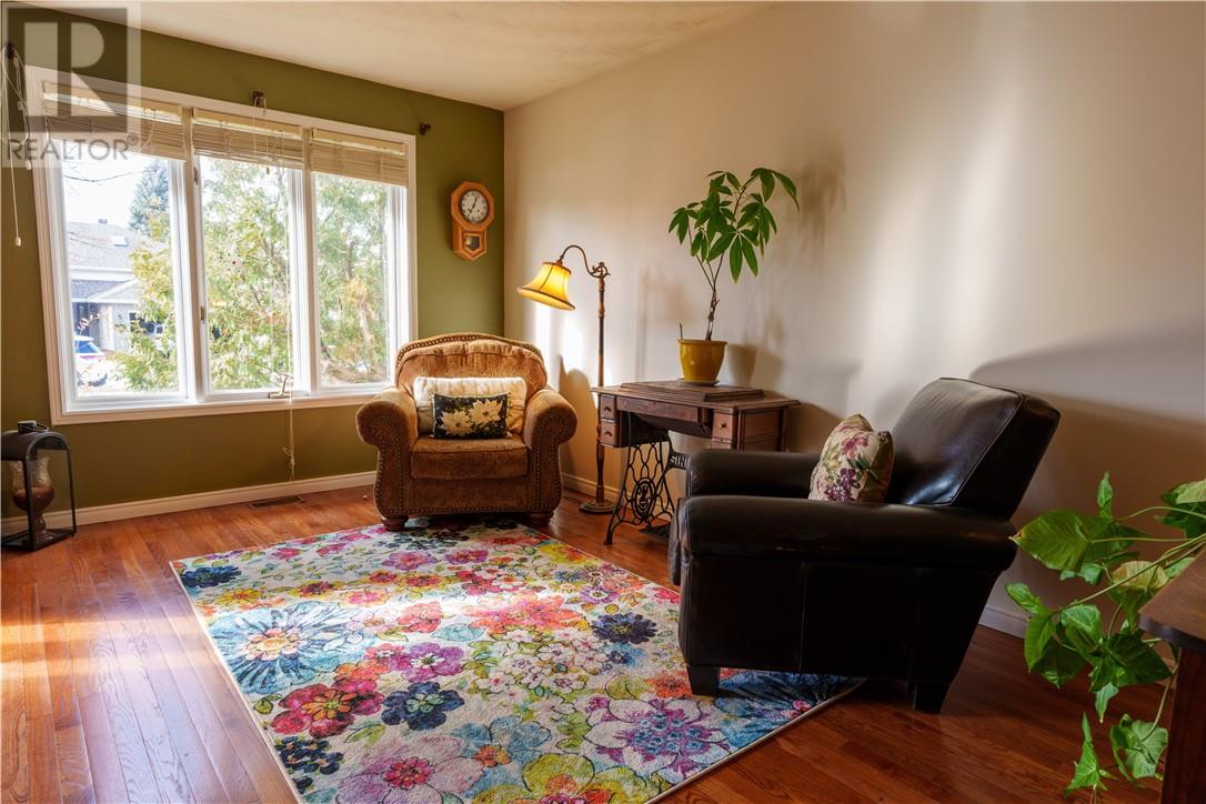 112 Ravina Avenue, Greater Sudbury, Ontario  P3L 1C2 - Photo 7 - 2125696