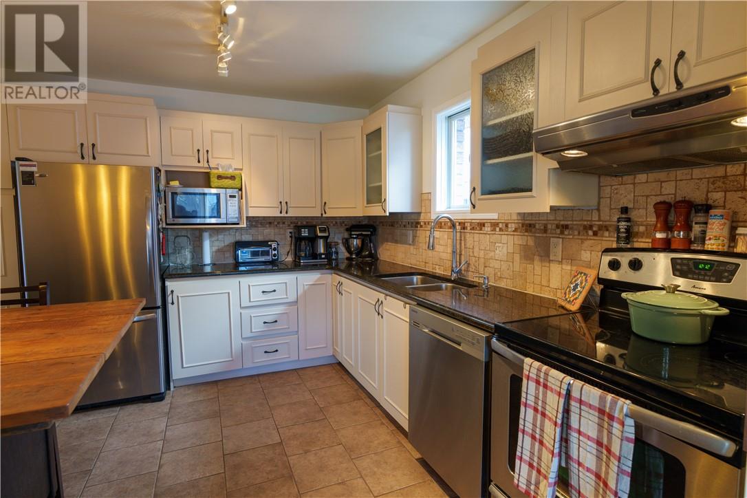 112 Ravina Avenue, Greater Sudbury, Ontario  P3L 1C2 - Photo 8 - 2125696