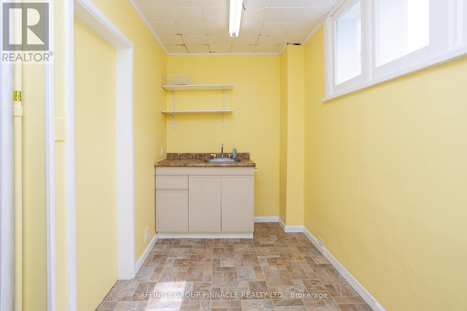 221 Kent Street W, Kawartha Lakes, Ontario  K9V 2Z1 - Photo 21 - X12567372