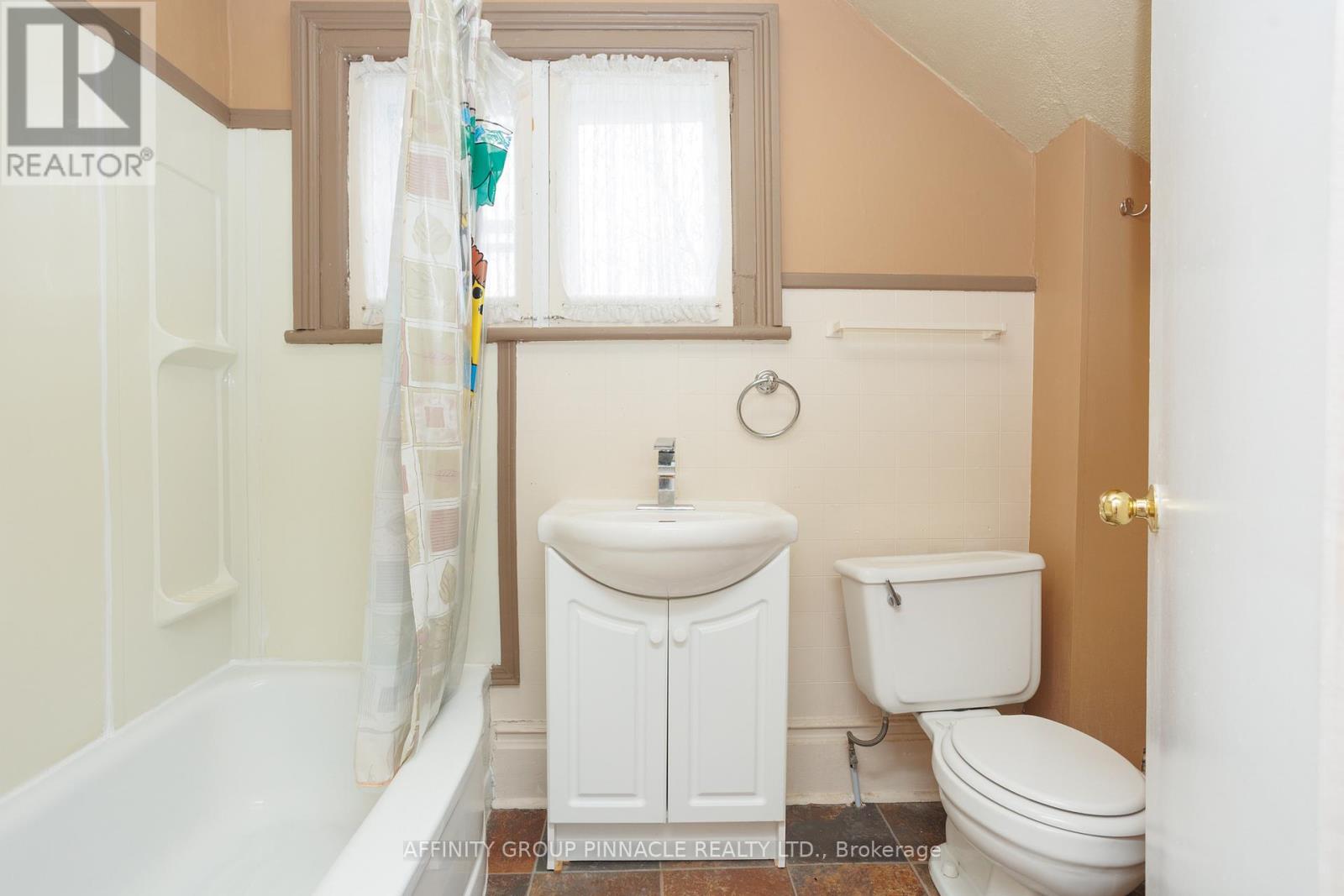 221 Kent Street W, Kawartha Lakes, Ontario  K9V 2Z1 - Photo 41 - X12567372