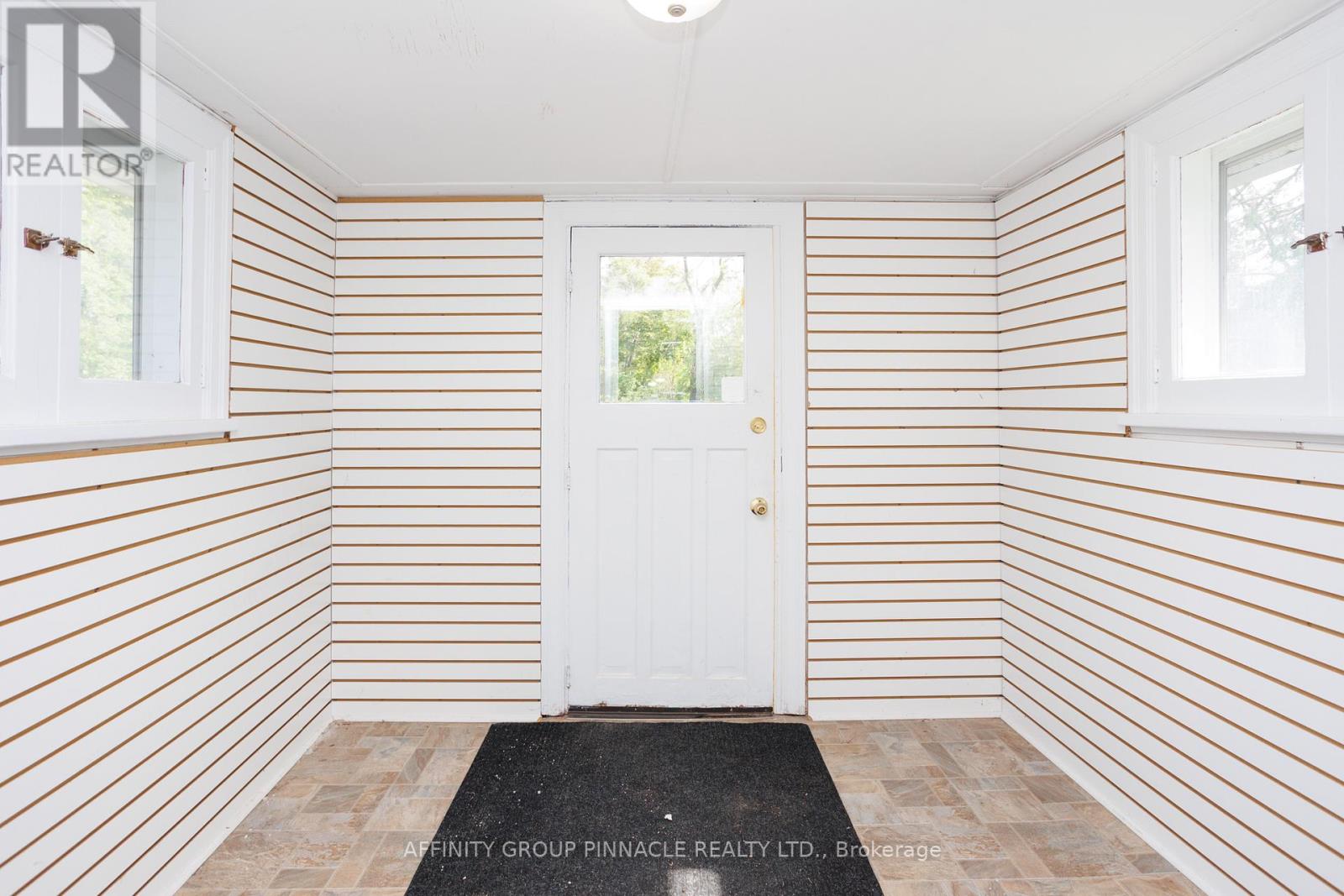 221 Kent Street W, Kawartha Lakes, Ontario  K9V 2Z1 - Photo 9 - X12567372