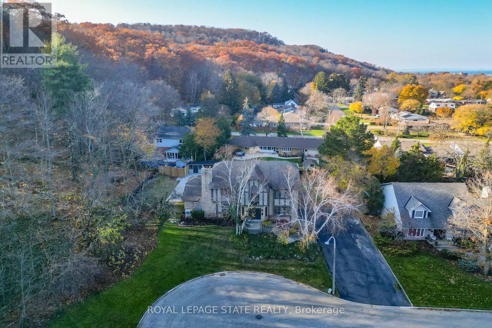 40 Parkwood Road, Grimsby, Ontario  L3M 4K9 - Photo 10 - X12567146