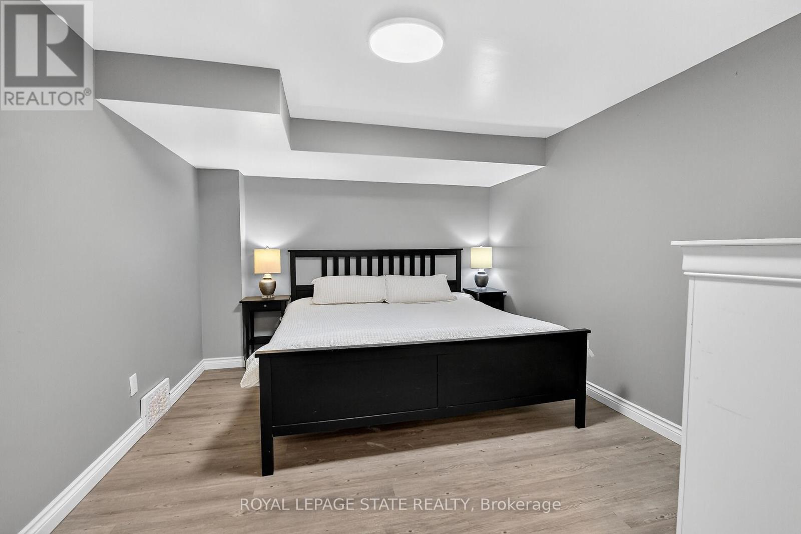 40 Parkwood Road, Grimsby, Ontario  L3M 4K9 - Photo 43 - X12567146