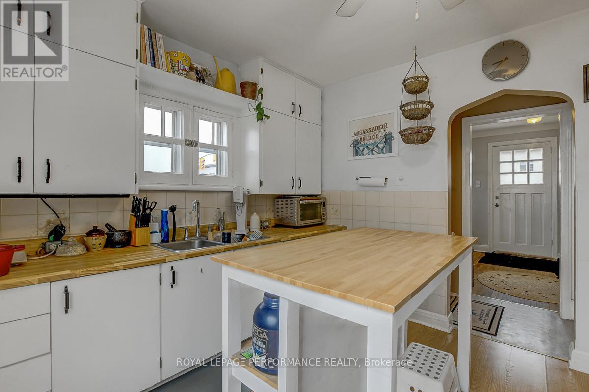 224 Armstrong Street, Ottawa, Ontario  K1Y 2W4 - Photo 10 - X12567416