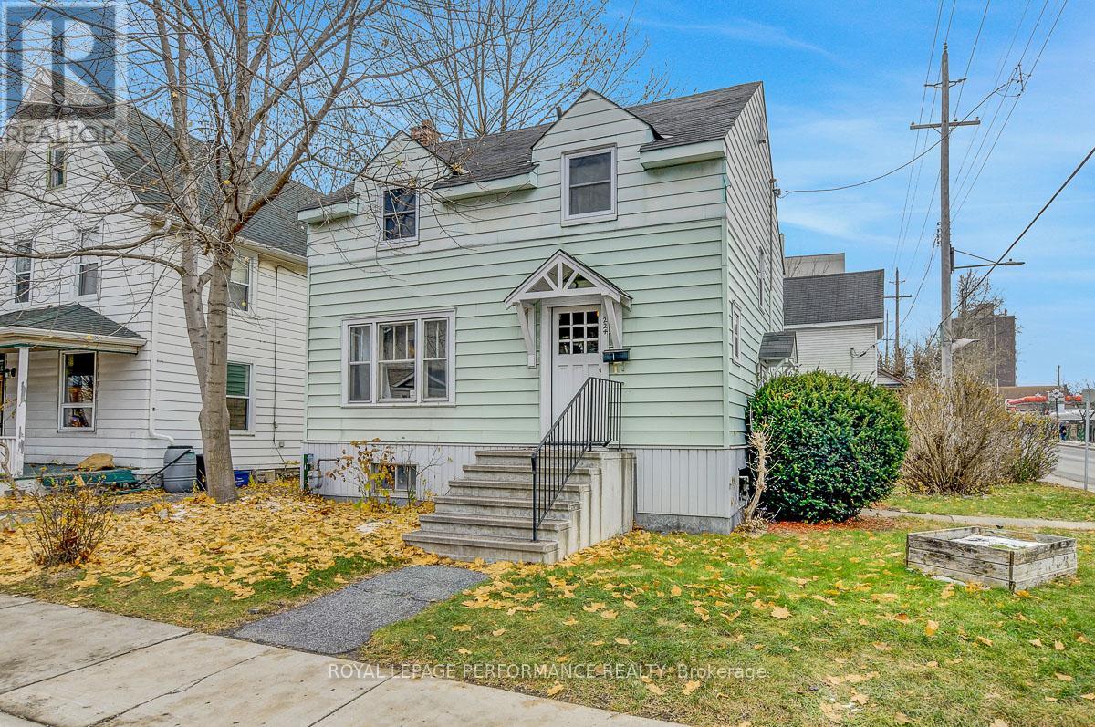 224 Armstrong Street, Ottawa, Ontario  K1Y 2W4 - Photo 2 - X12567416