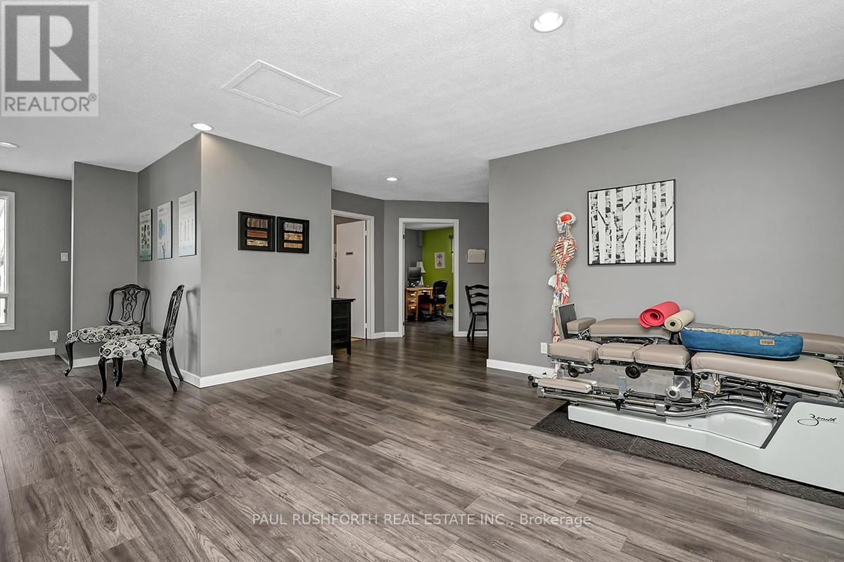 2054 St. Joseph Boulevard, Ottawa, Ontario  K1C 1E6 - Photo 12 - X12567464