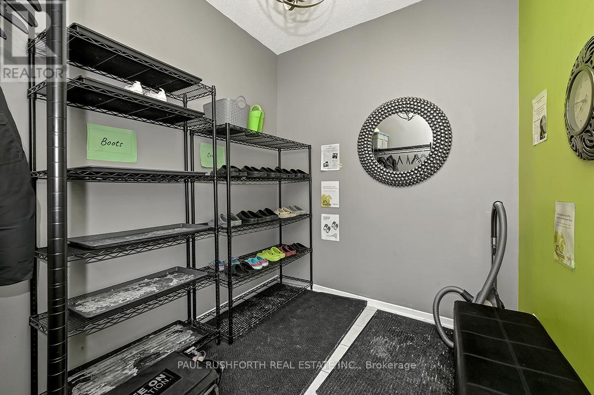 2054 St. Joseph Boulevard, Ottawa, Ontario  K1C 1E6 - Photo 18 - X12567464