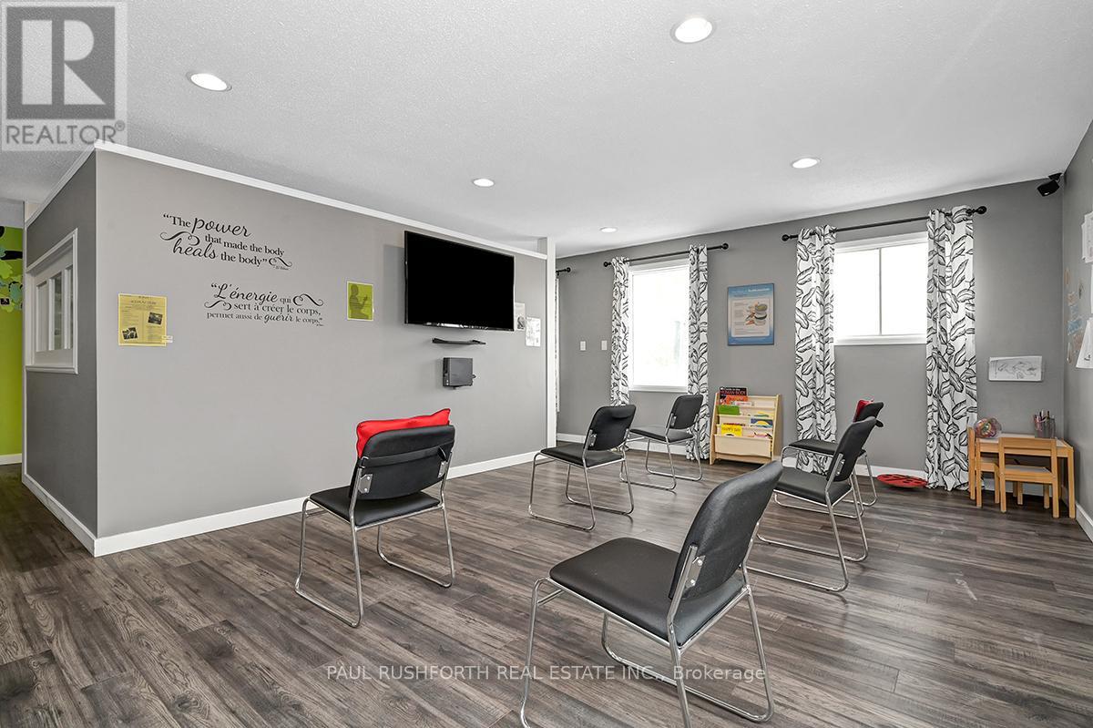 2054 St. Joseph Boulevard, Ottawa, Ontario  K1C 1E6 - Photo 7 - X12567464