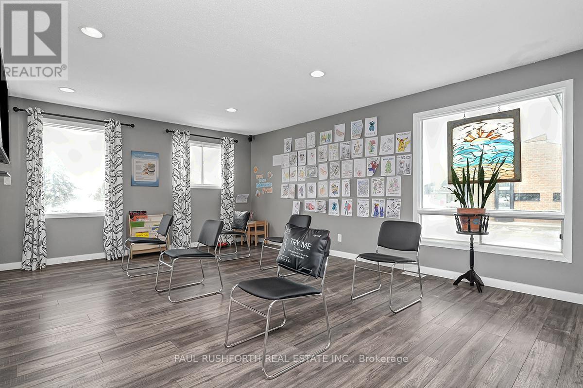 2054 St. Joseph Boulevard, Ottawa, Ontario  K1C 1E6 - Photo 8 - X12567464