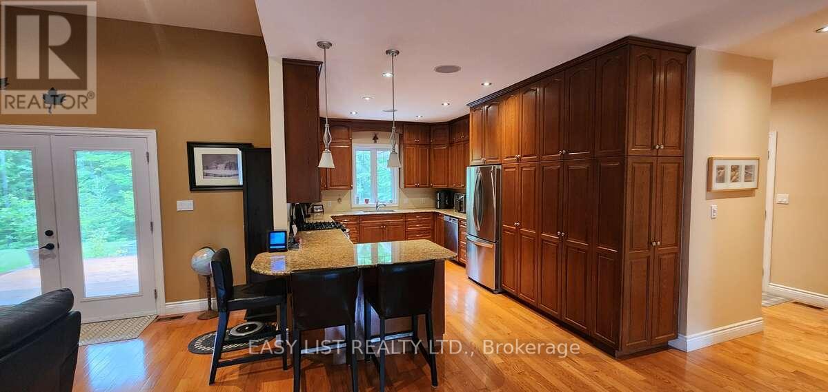 110 Monck Square, Laurentian Hills, Ontario  K0J 1P0 - Photo 10 - X12567468