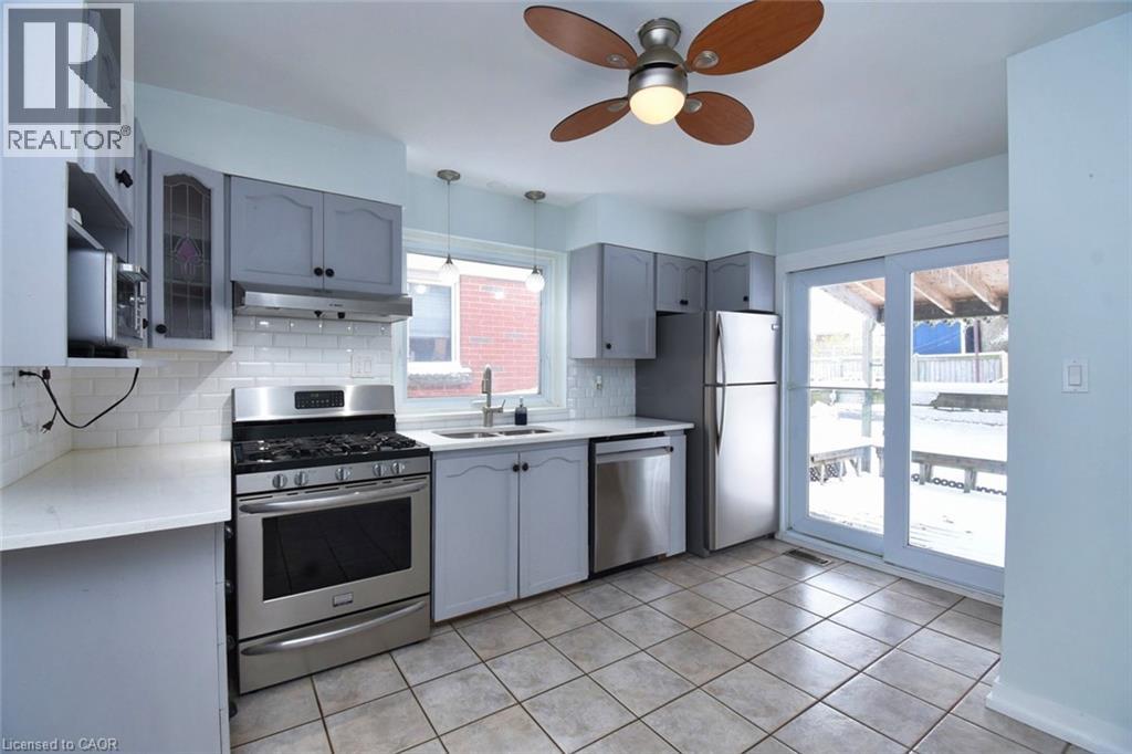 158 Howe Avenue, Hamilton, Ontario  L9A 1X8 - Photo 9 - 40786889