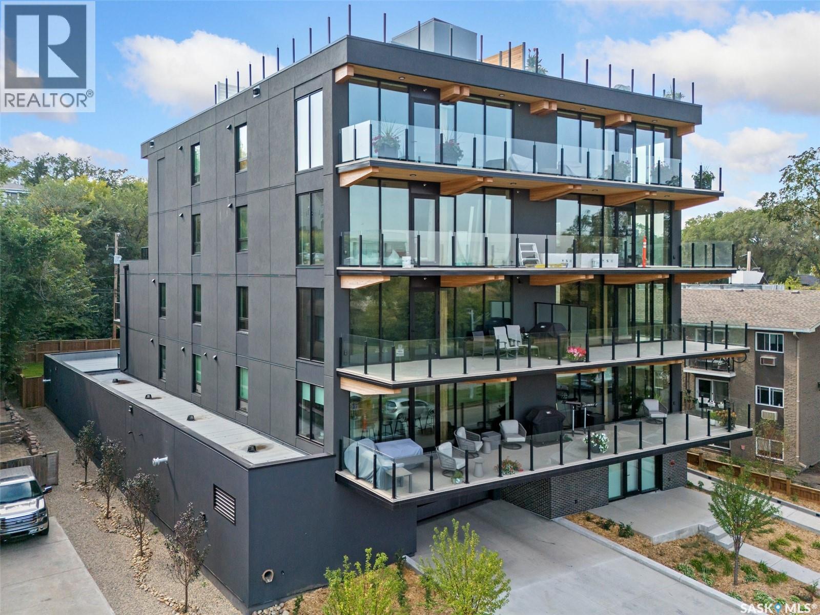 3 212 Saskatchewan Crescent E, Saskatoon, Saskatchewan  S7N 0X6 - Photo 1 - SK024454