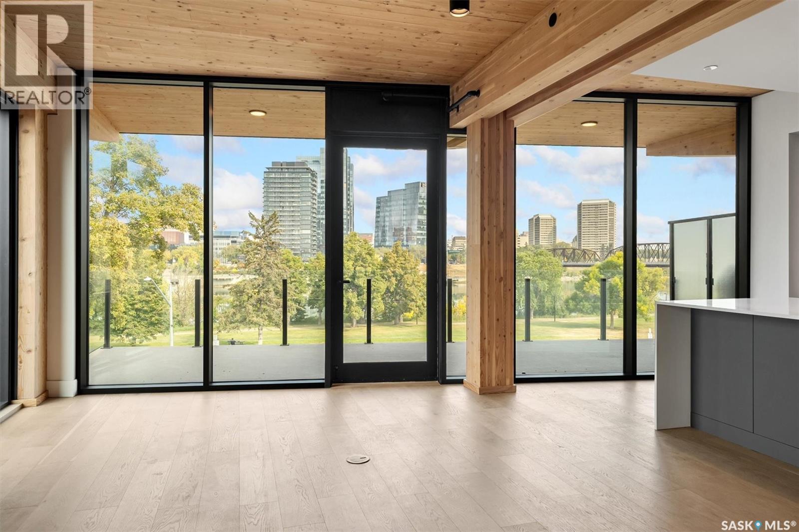 3 212 Saskatchewan Crescent E, Saskatoon, Saskatchewan  S7N 0X6 - Photo 4 - SK024454