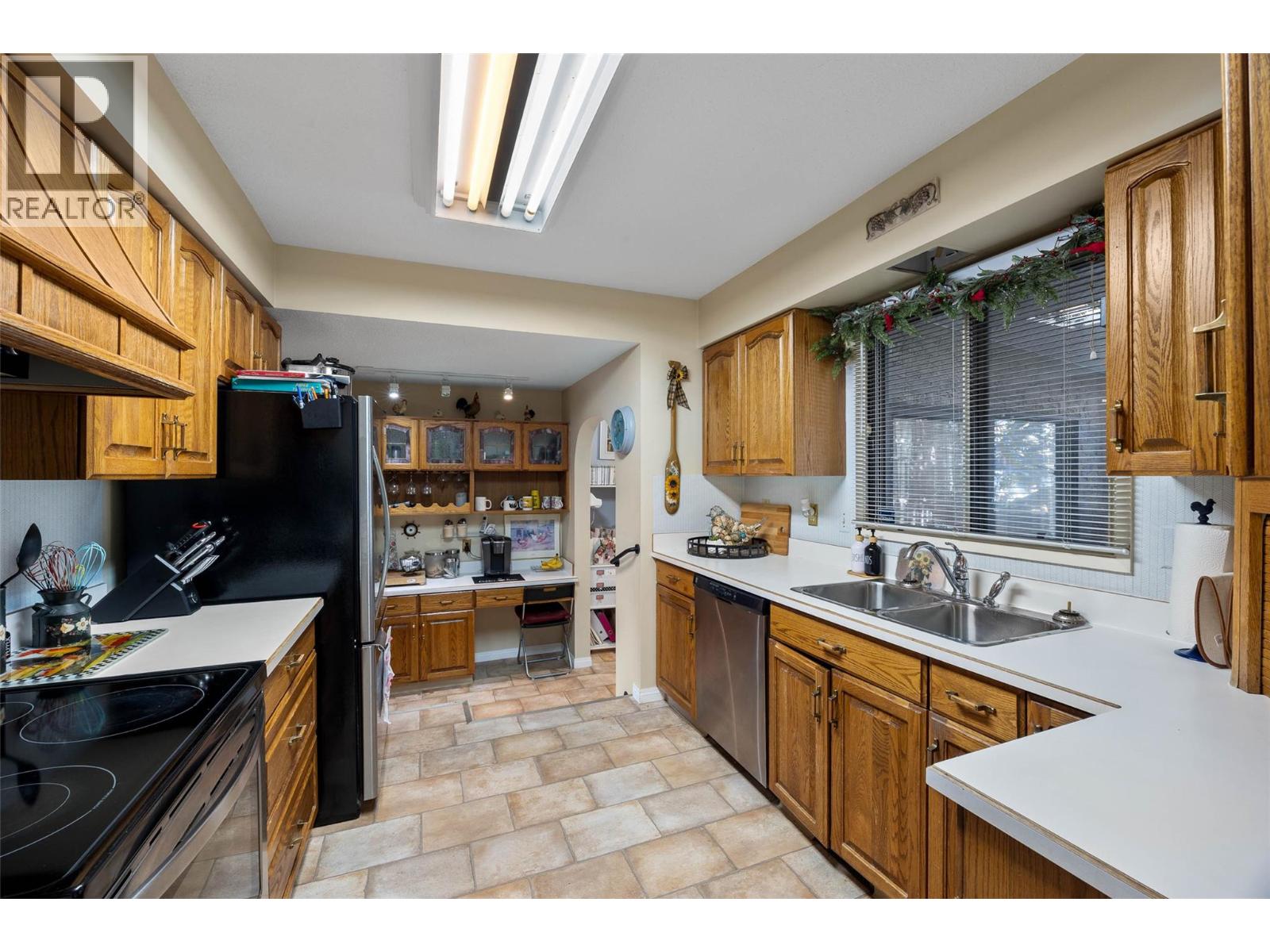 820 Ollek Street, Kamloops, British Columbia  V2B 5A9 - Photo 11 - 10369757